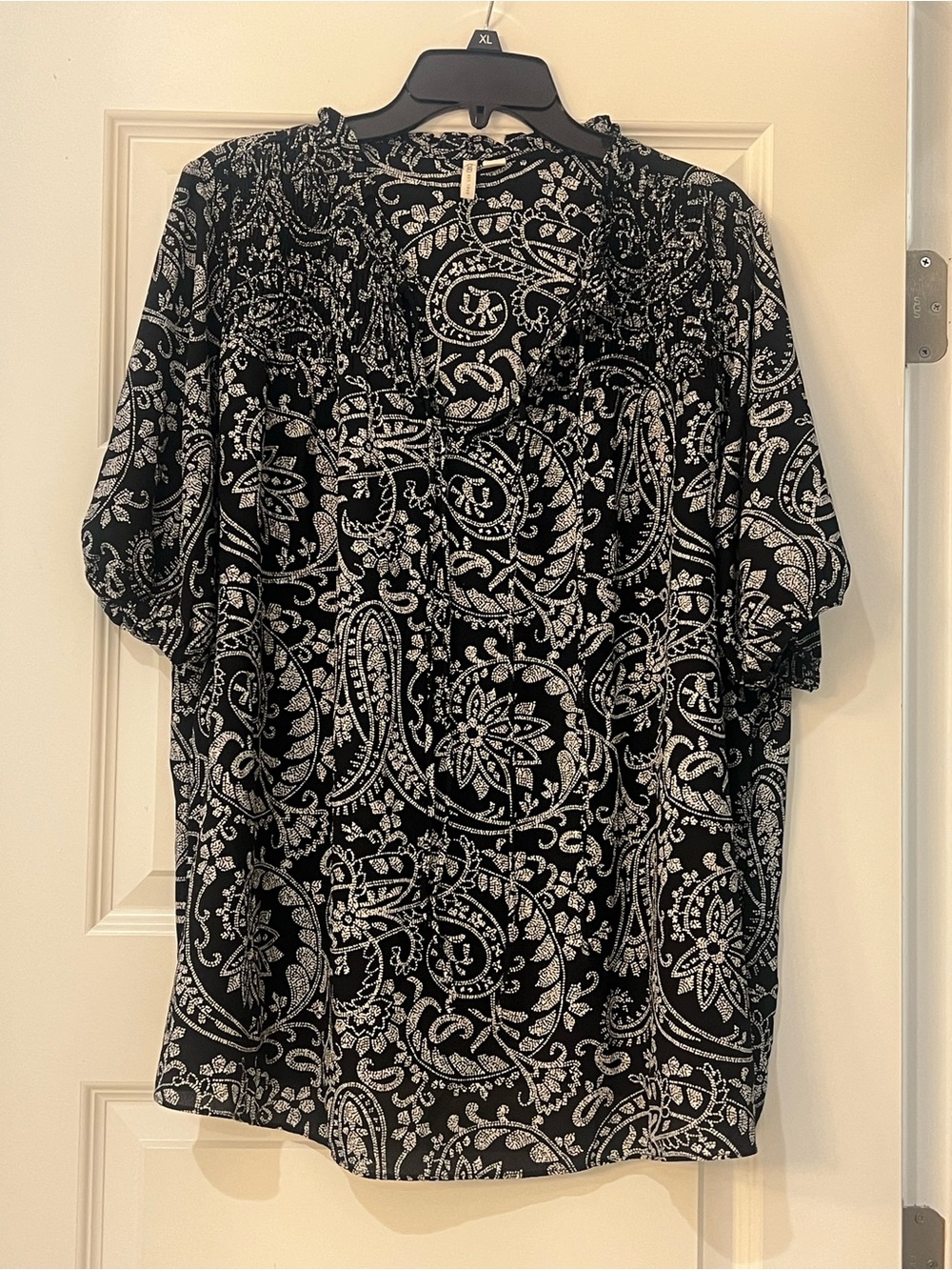 Cato Black and White Paisley V-Neck Blouse